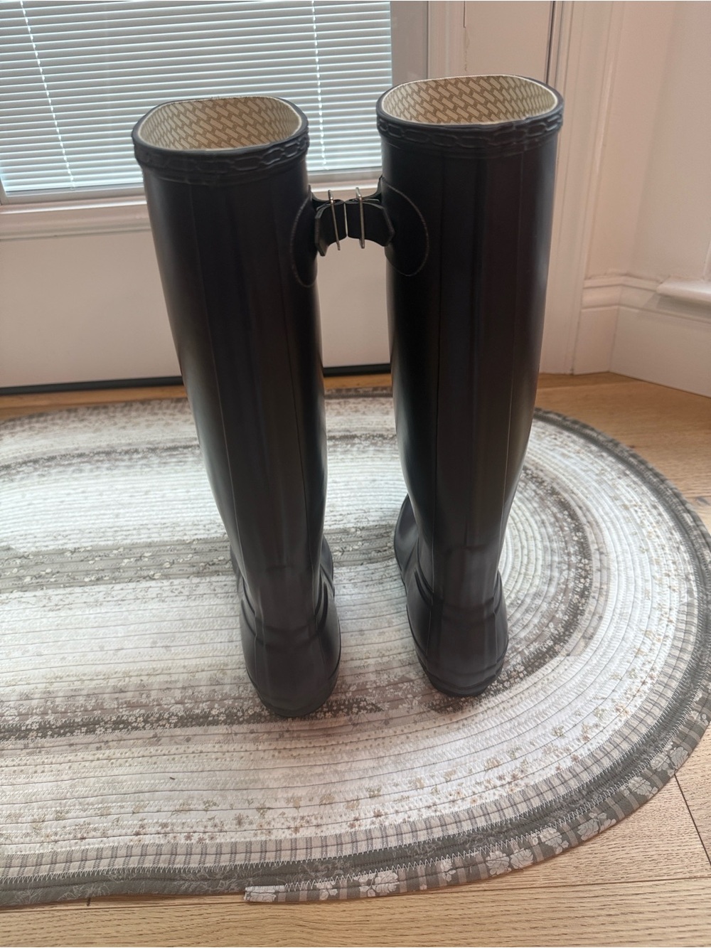 Hunter Women's Tall Navy Gloss Rain Boots - Picture 5 of 9